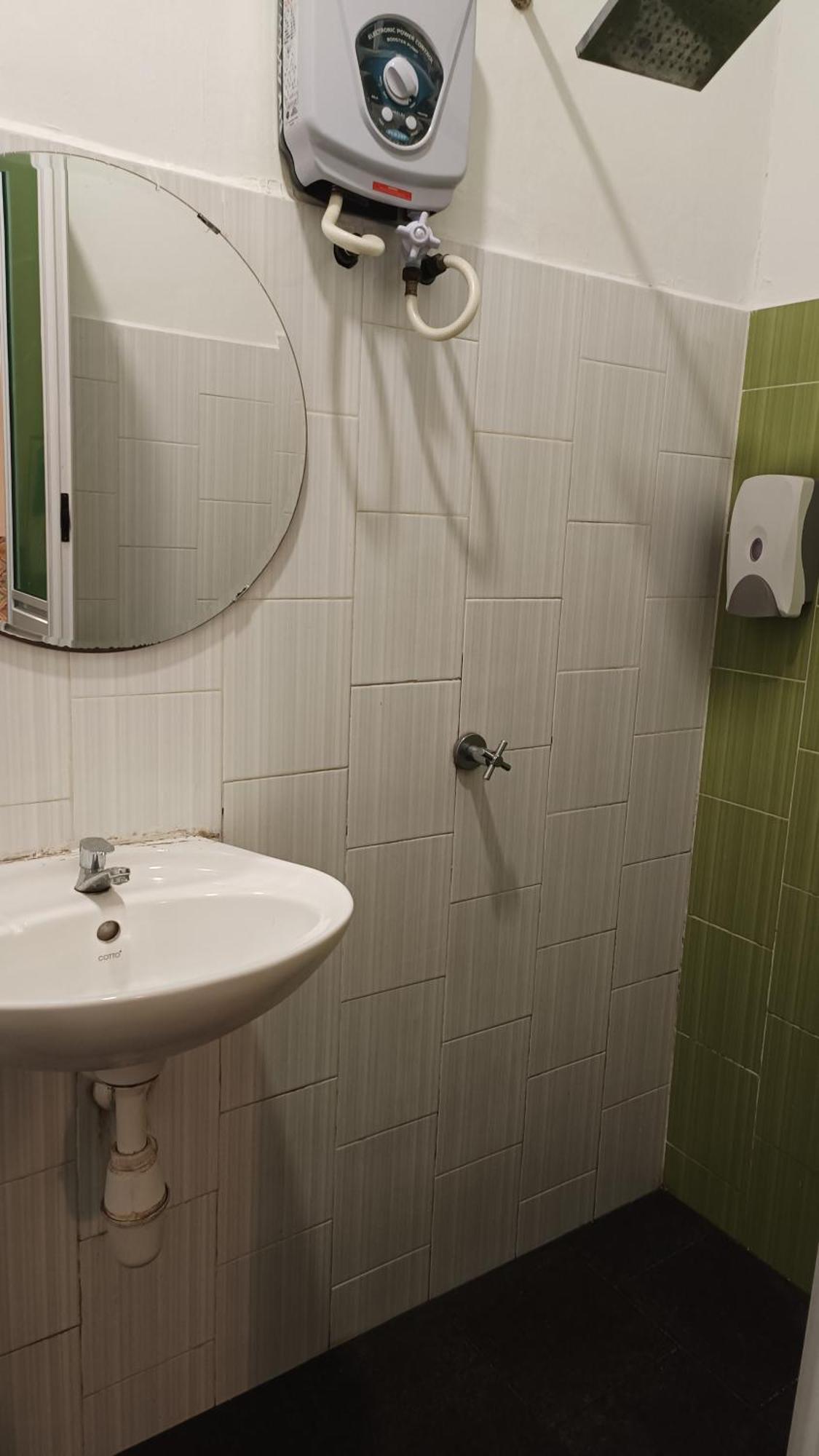 Olive Hotel Johor Bahru Esterno foto